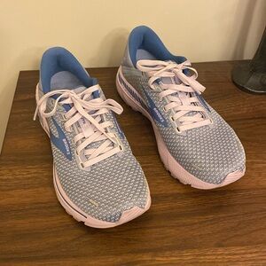 Brooks Adrenaline GTS 22